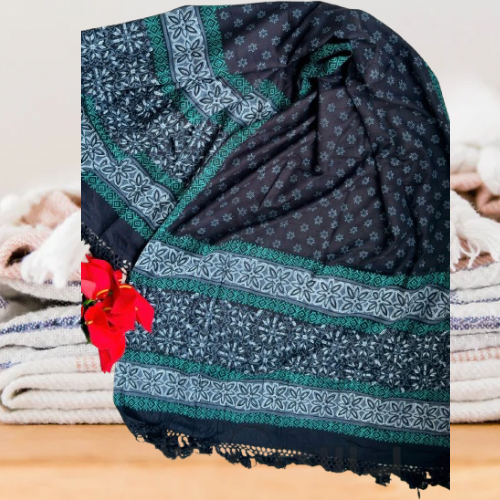 Black White Simple Bold Elegant Feminine Fashion Boutique Logo