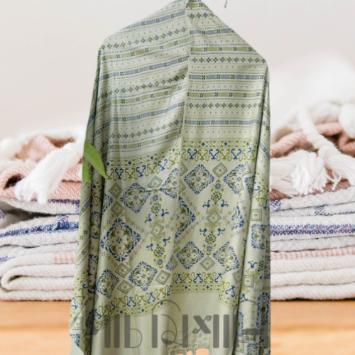 Black White Simple Bold Elegant Feminine Fashion Boutique Logo